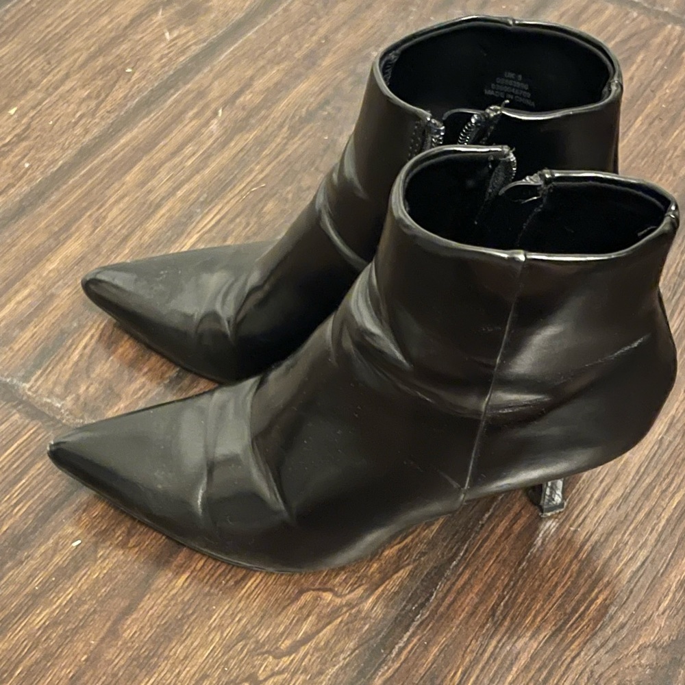 BLACK HEELED POINTED TOE ANKLE BOOTS